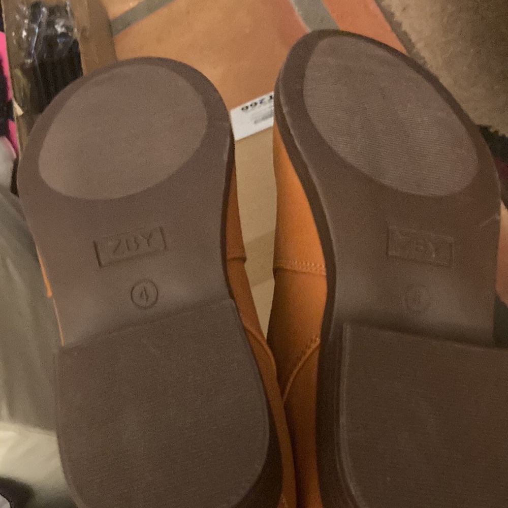 NIB Kids rounded toe boot size 4 - Picture 4 of 6